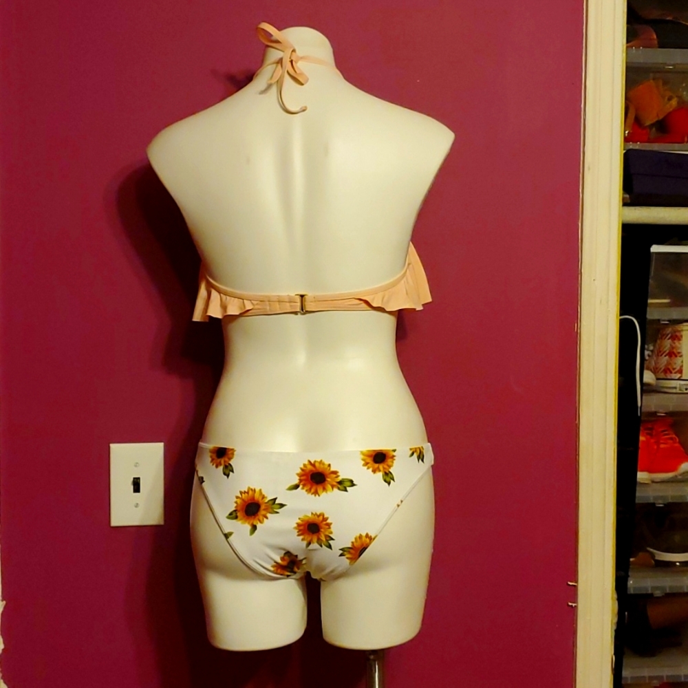 Spring Fling Swimsuit Set - Picture 2 of 2